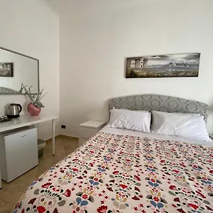  Affittacamere Falù Centro Camera Con Cucina E Bagno Privato